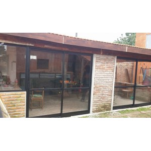 Cerramiento de barbacoa en serie 25 anolok con divisor en hoja cerradura exterior